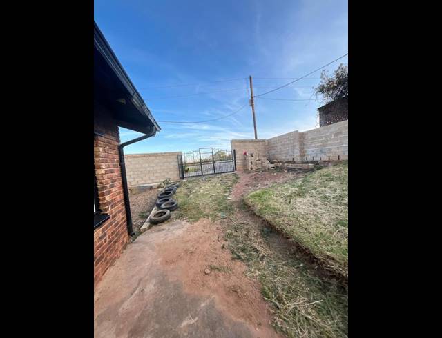 3 BEDROOM HOUSE FOR SALE IN EMTHONJENI